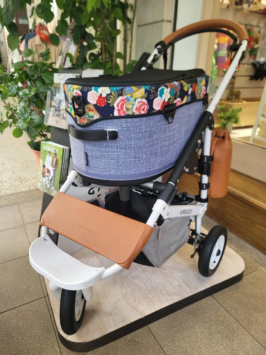 AIRBUGGY DOME3 R & L 專用防水附網罩、多功能保潔墊 (台鐵、高鐵通關適用）黑色