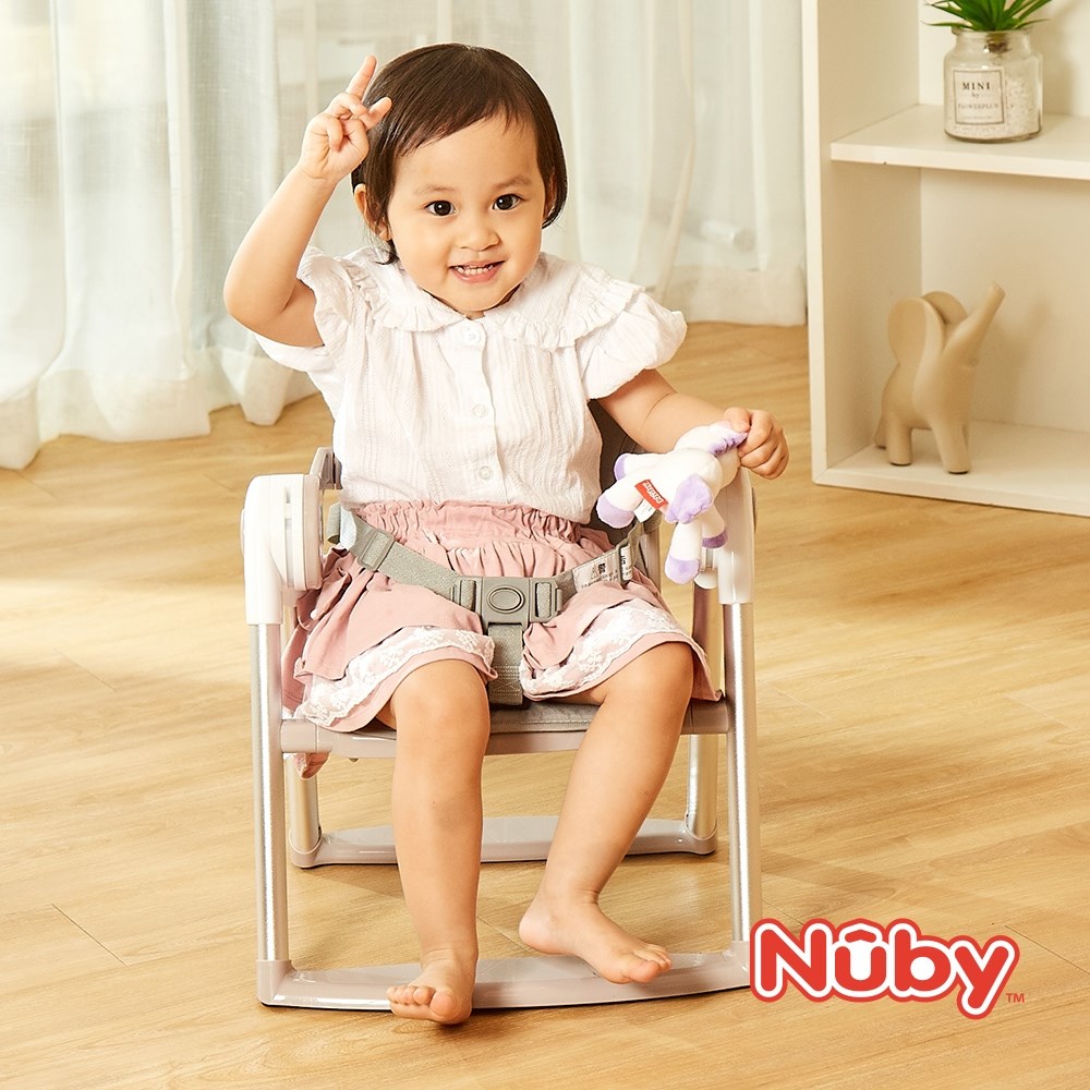 Nuby可攜兩用兒童餐椅